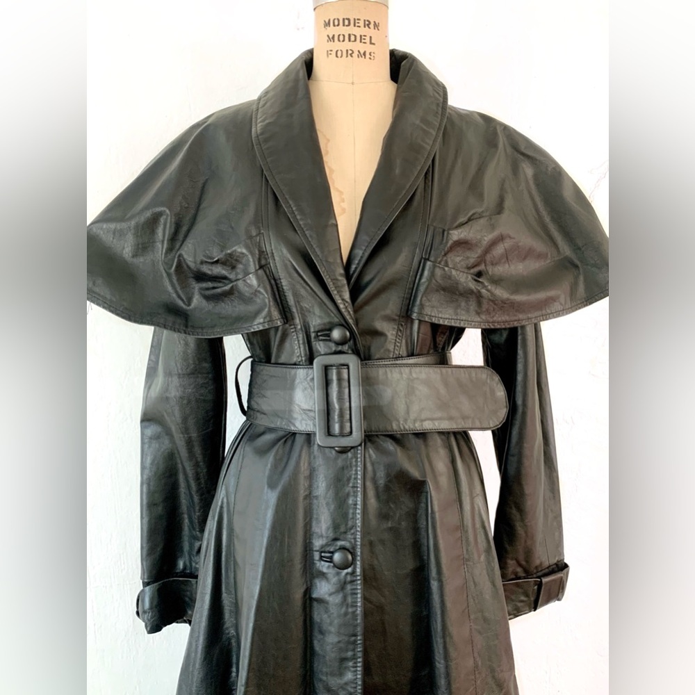 Vintage G-III Cape Belted Black Leather Trench Coat, made in USA, fully lined